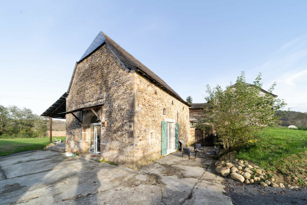entrée du gîte Maison Labeye dans le Béarn