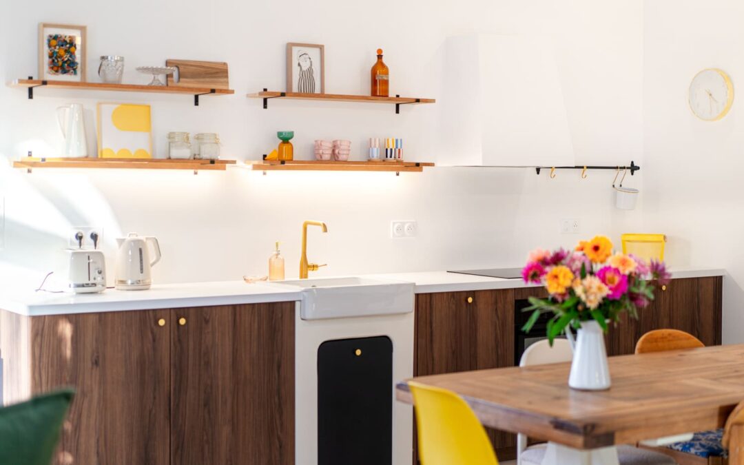 Cuisine équipée du gîte 4 étoiles la Maison Labeye à Cardesse, dans le Béarn